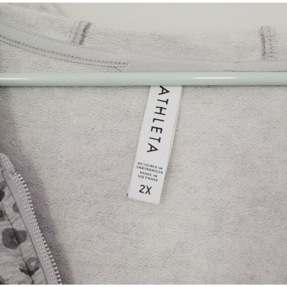 Athleta Balance Printed Sweatshirt in Grey Size 2X - Picture 2 of 9